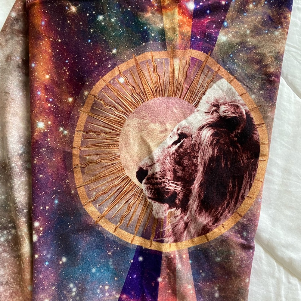 Leo love leggings